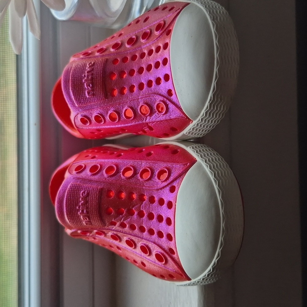 Native Sneakers - Picture 2 of 4